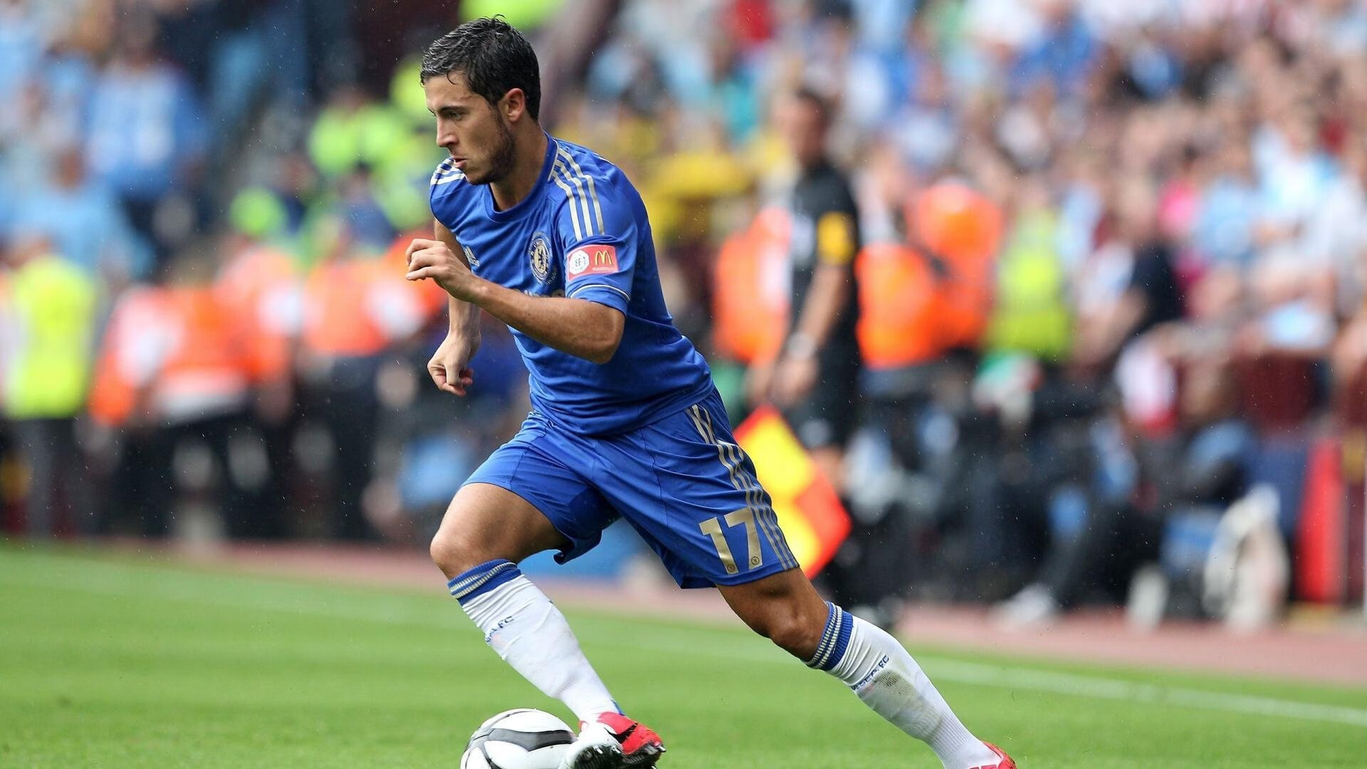 爱游戏体育APP下载-阿伦·斯密斯：带领全黑队进入新战术时代，进攻组织日渐成熟，阿伦柯斯米斯基